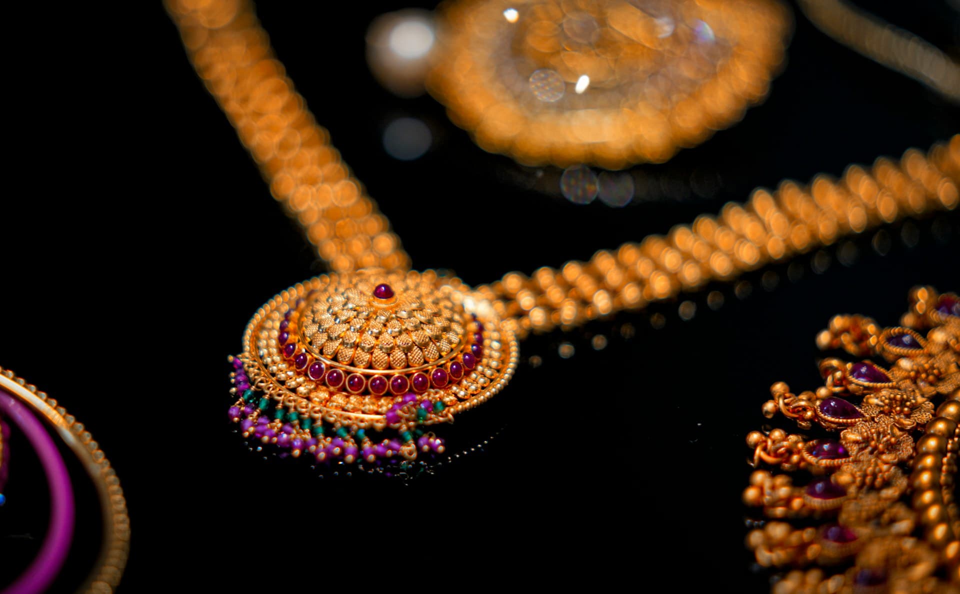 Elegant fashion jewelry
